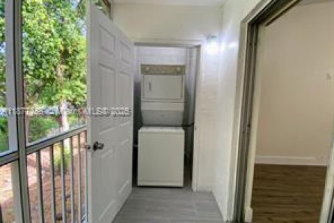 Copropriété à louer à Miramar, Floride: 2 chambres, 92.9 m2 № 1924363 - photo 10