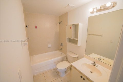 Copropriété à vendre à Doral, Floride: 2 chambres, 84.54 m2 № 1794658 - photo 17
