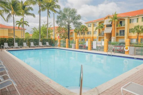 Copropriété à vendre à Doral, Floride: 2 chambres, 84.54 m2 № 1794658 - photo 3