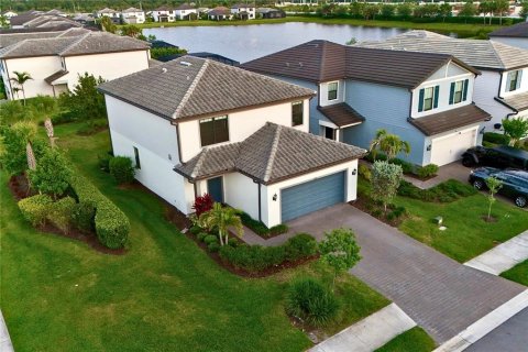 Villa ou maison à vendre à Lakewood Ranch, Floride: 4 chambres, 205.13 m2 № 2437987 - photo 2