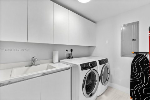 Condominio en alquiler en Fort Lauderdale, Florida, 3 dormitorios, 209.12 m2 № 2060832 - foto 26