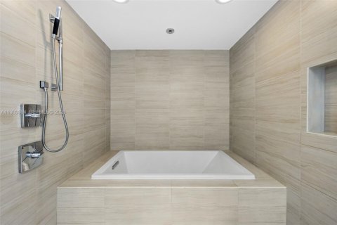 Condominio en alquiler en Fort Lauderdale, Florida, 3 dormitorios, 209.12 m2 № 2060832 - foto 20