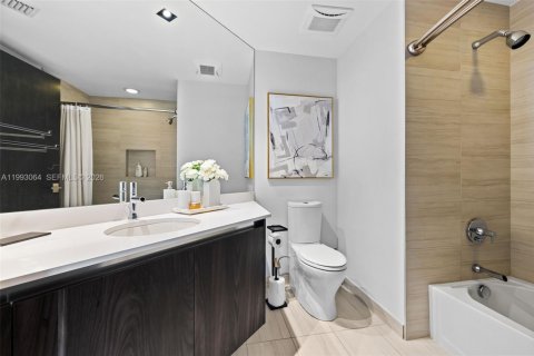 Condominio en alquiler en Fort Lauderdale, Florida, 3 dormitorios, 209.12 m2 № 2060832 - foto 23