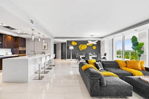 Condominio en alquiler en Fort Lauderdale, Florida, 3 dormitorios, 209.12 m2 № 2060832 - foto 8