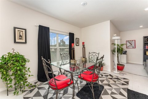 Adosado en venta en Kissimmee, Florida, 3 dormitorios, 187.57 m2 № 1552256 - foto 9
