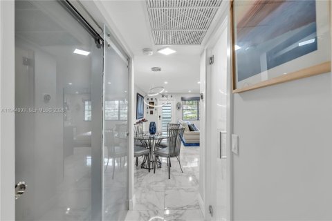 Condominio en venta en Deerfield Beach, Florida, 1 dormitorio, 66.8 m2 № 2001729 - foto 12