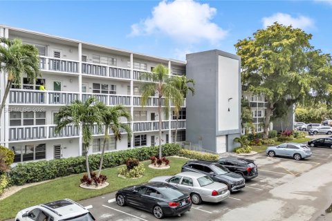Condominio en venta en Deerfield Beach, Florida, 1 dormitorio, 66.8 m2 № 2001729 - foto 5