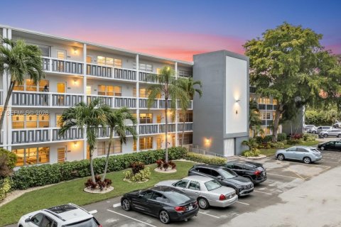 Condominio en venta en Deerfield Beach, Florida, 1 dormitorio, 66.8 m2 № 2001729 - foto 27