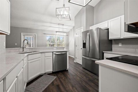 Casa en venta en Spring Hill, Florida, 3 dormitorios, 172.61 m2 № 2430443 - foto 2