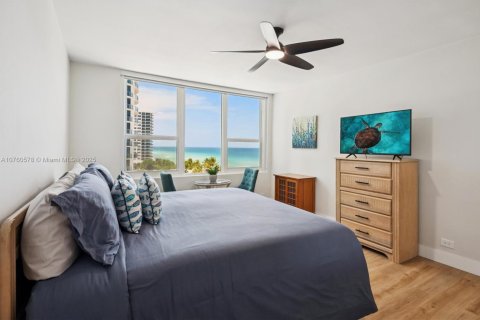 Copropriété à louer à Hollywood, Floride: 2 chambres, 102.19 m2 № 1959918 - photo 7