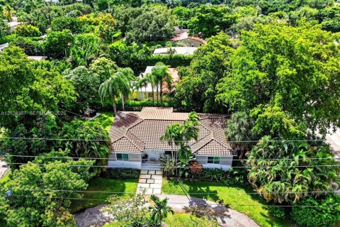 House in Miami Shores, Florida 4 bedrooms, 210.52 sq.m. № 2412773 - photo 4