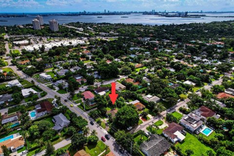 House in Miami Shores, Florida 4 bedrooms, 210.52 sq.m. № 2412773 - photo 6