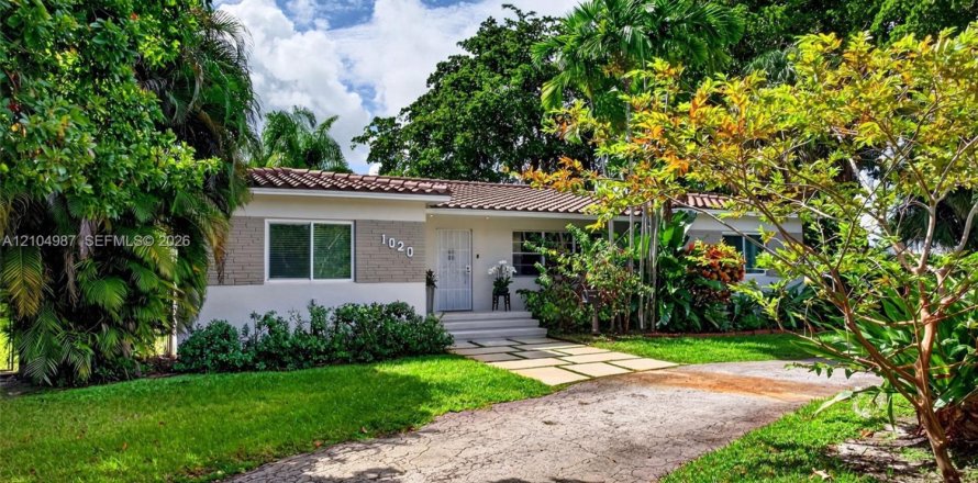 House in Miami Shores, Florida 4 bedrooms, 210.52 sq.m. № 2412773