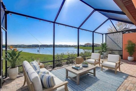 Купить виллу или дом в Аполло-Бич, Флорида 6 комнат, 129.41м2, № 2306674 - фото 2