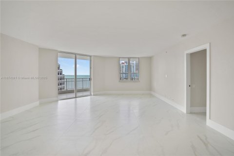 Condominio en venta en Miami, Florida, 3 dormitorios, 153.75 m2 № 1980145 - foto 7