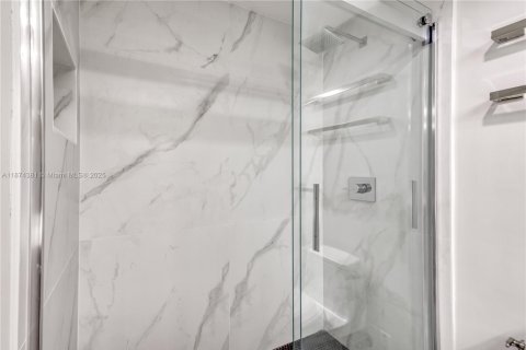 Condominio en venta en Miami, Florida, 3 dormitorios, 153.75 m2 № 1980145 - foto 11