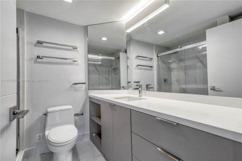 Condominio en venta en Miami, Florida, 3 dormitorios, 153.75 m2 № 1980145 - foto 10