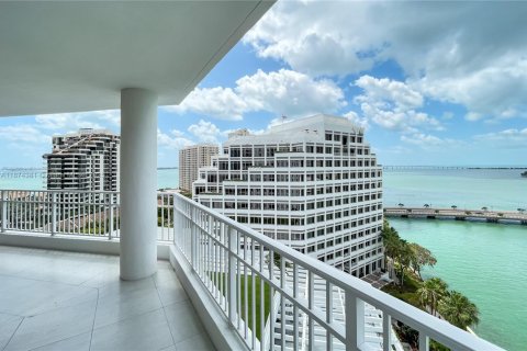 Condominio en venta en Miami, Florida, 3 dormitorios, 153.75 m2 № 1980145 - foto 2