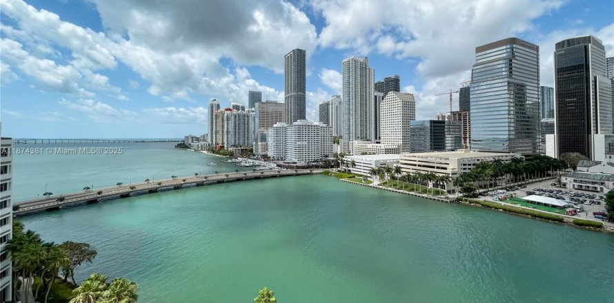 Condominio en Miami, Florida, 3 dormitorios  № 1980145