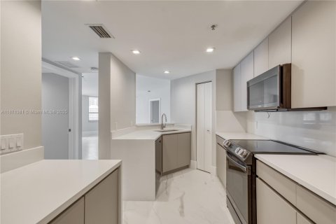 Condominio en venta en Miami, Florida, 3 dormitorios, 153.75 m2 № 1980145 - foto 5