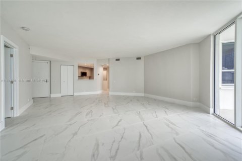Condominio en venta en Miami, Florida, 3 dormitorios, 153.75 m2 № 1980145 - foto 6