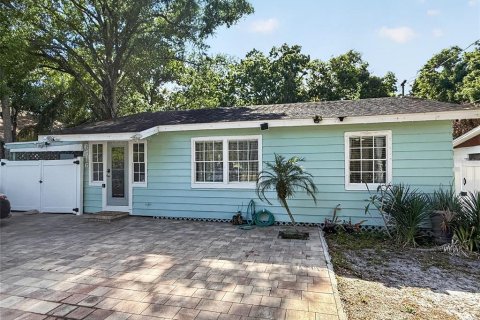 Villa ou maison à louer à Tampa, Floride: 2 chambres, 93.65 m2 № 2213517 - photo 3