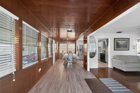 Villa ou maison à louer à Tampa, Floride: 2 chambres, 93.65 m2 № 2213517 - photo 6