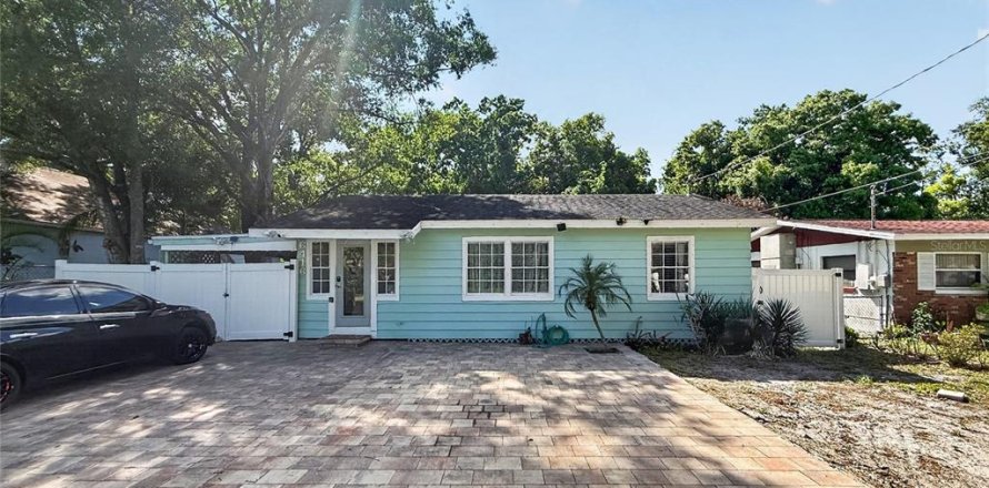 Villa ou maison à Tampa, Floride 2 chambres, 93.65 m2 № 2213517