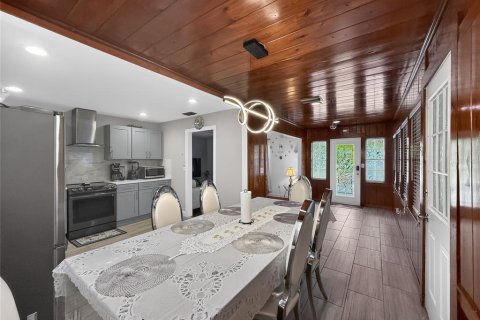 Villa ou maison à louer à Tampa, Floride: 2 chambres, 93.65 m2 № 2213517 - photo 11