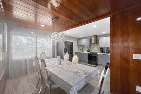 Villa ou maison à louer à Tampa, Floride: 2 chambres, 93.65 m2 № 2213517 - photo 15