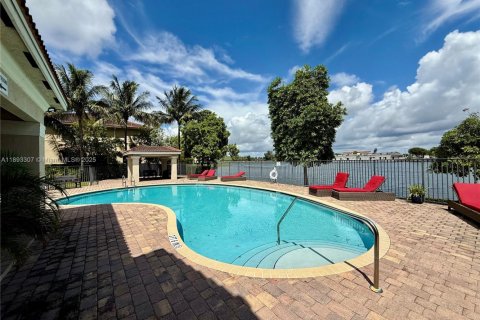 Touwnhouse à louer à Pompano Beach, Floride: 3 chambres, 142.88 m2 № 1945478 - photo 24