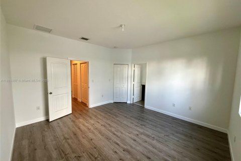 Touwnhouse à louer à Pompano Beach, Floride: 3 chambres, 142.88 m2 № 1945478 - photo 12