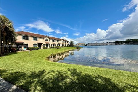 Touwnhouse à louer à Pompano Beach, Floride: 3 chambres, 142.88 m2 № 1945478 - photo 20