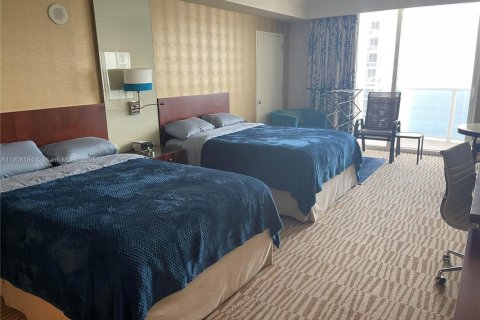 Condominio en venta en Sunny Isles Beach, Florida, 51.19 m2 № 2012683 - foto 7