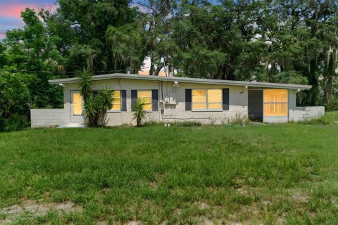 Casa en alquiler en DeLand, Florida, 3 dormitorios, 92.9 m2 № 1832741 - foto 1