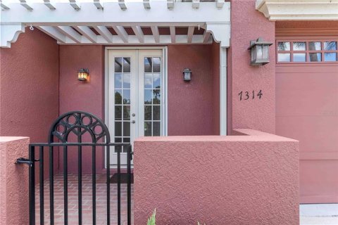 House in Bradenton, Florida 3 bedrooms, 181.35 sq.m. № 1801336 - photo 9
