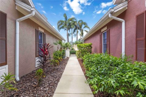House in Bradenton, Florida 3 bedrooms, 181.35 sq.m. № 1801336 - photo 8