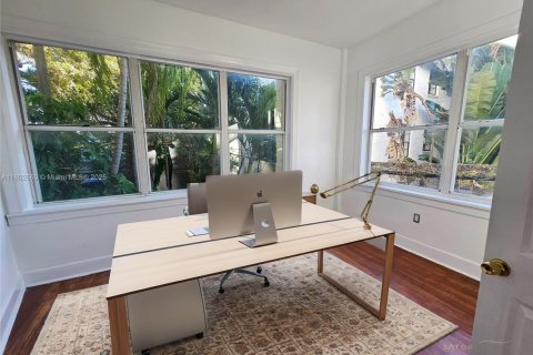Condo in Miami Beach, Florida, 2 bedrooms  № 1862436 - photo 3