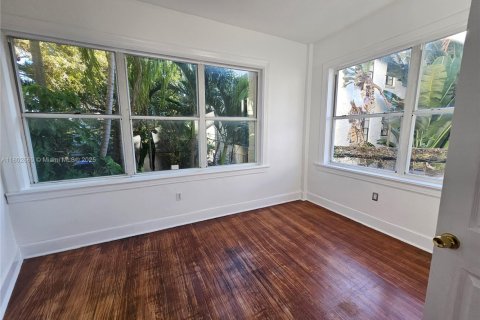 Condo in Miami Beach, Florida, 2 bedrooms  № 1862436 - photo 17