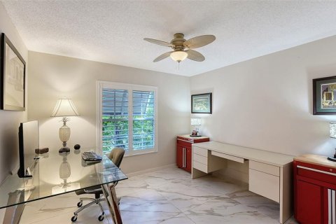 Villa ou maison à vendre à Sarasota, Floride: 3 chambres, 172.43 m2 № 2434528 - photo 16
