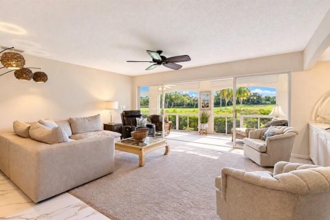Villa ou maison à vendre à Sarasota, Floride: 3 chambres, 172.43 m2 № 2434528 - photo 4