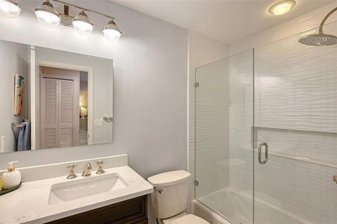 Villa ou maison à vendre à Sarasota, Floride: 3 chambres, 172.43 m2 № 2434528 - photo 17