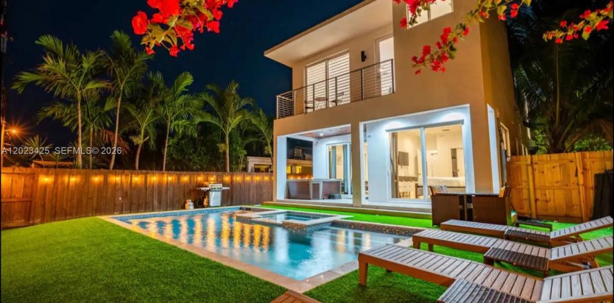 House in Hollywood, Florida 4 bedrooms, 209.49 sq.m. № 2180710