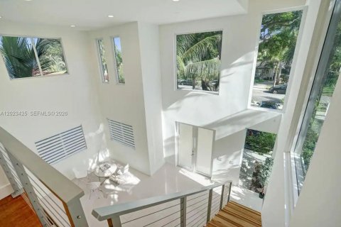House in Hollywood, Florida 4 bedrooms, 209.49 sq.m. № 2180710 - photo 24