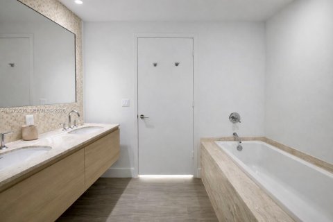 Купить кондоминиум в Майами, Флорида 2 спальни, 84.73м2, № 2036378 - фото 13