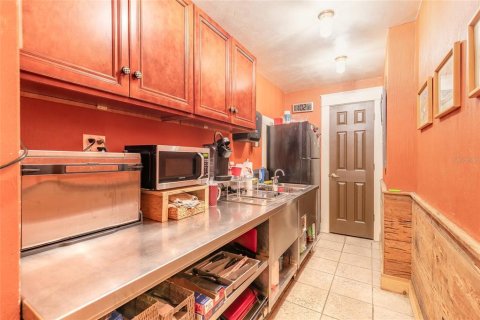 Propiedad comercial en venta en Daytona Beach, Florida, 654.4 m2 № 1667093 - foto 27