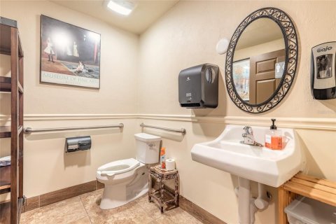 Propiedad comercial en venta en Daytona Beach, Florida, 654.4 m2 № 1667093 - foto 30