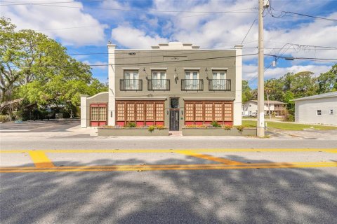 Propiedad comercial en venta en Daytona Beach, Florida, 654.4 m2 № 1667093 - foto 3
