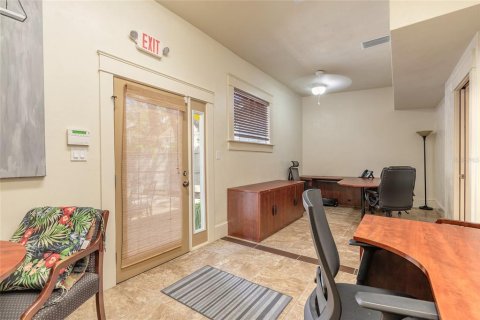 Propiedad comercial en venta en Daytona Beach, Florida, 654.4 m2 № 1667093 - foto 29