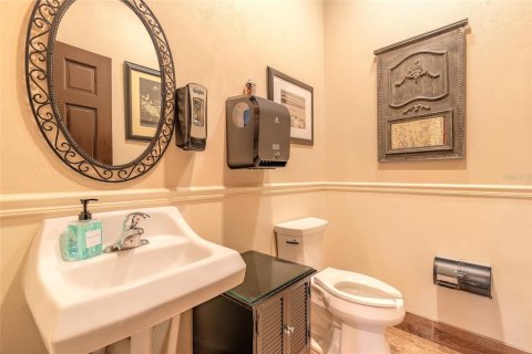 Propiedad comercial en venta en Daytona Beach, Florida, 654.4 m2 № 1667093 - foto 28